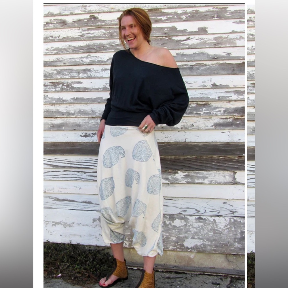 Gaia conceptions Handmade Organic cotton knit. paisley pomegranate color xs-m
